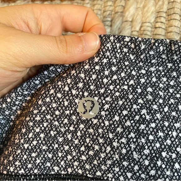 Lululemon Wunder Under Crop III - Frozen Fizz White Black - Picture 8 of 12